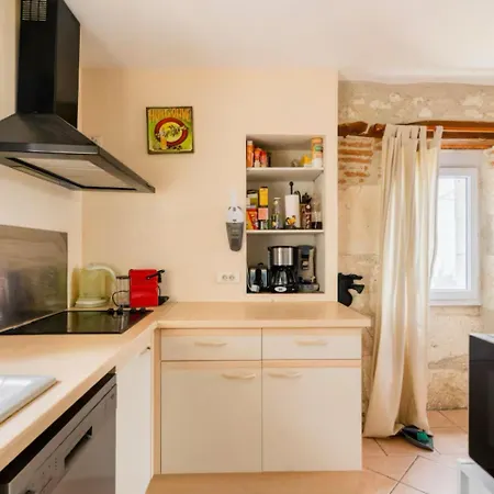 De Lafargue - Maison En Pierre Lumineuse بيت للعطل *